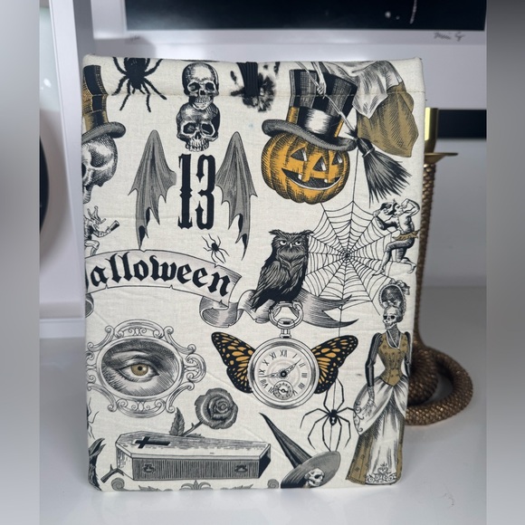Halloween Book Beau Sleeve - Picture 2 of 4